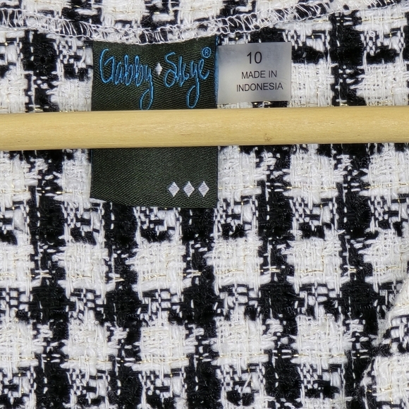 💖 Host Pick💖 Gabby Skye V-Neck Button-Front Tweed Mini Dress - Picture 2 of 11